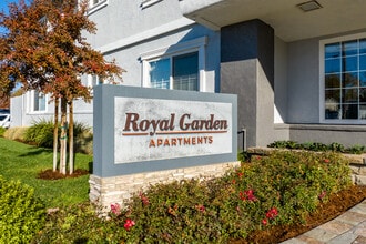 Royal Gardens Apartments in Livermore, CA - Foto de edificio - Building Photo