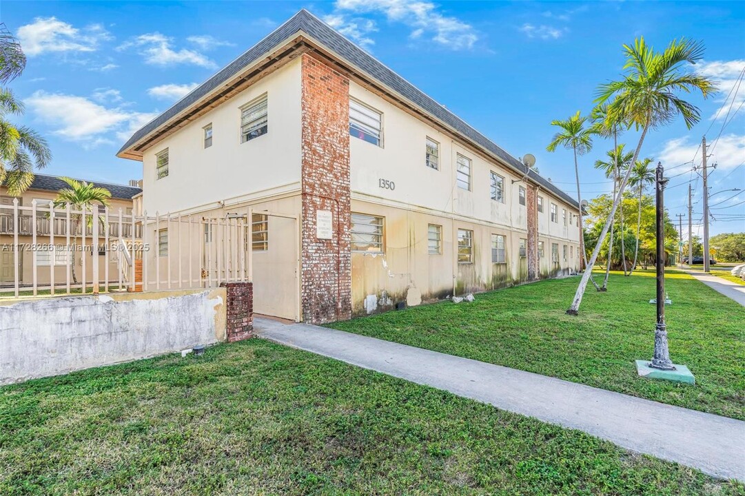 1350 NE 119th St in North Miami, FL - Building Photo