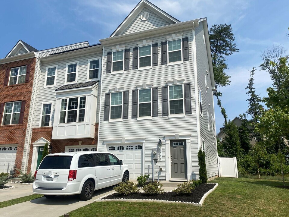 1334 Hawthorn Dr in Severn, MD - Building Photo