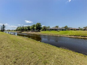 65 Fairway Rd in Rotonda West, FL - Building Photo - Building Photo