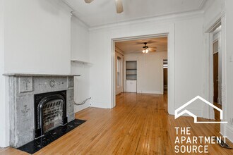 241 W Scott St in Chicago, IL - Building Photo - Building Photo
