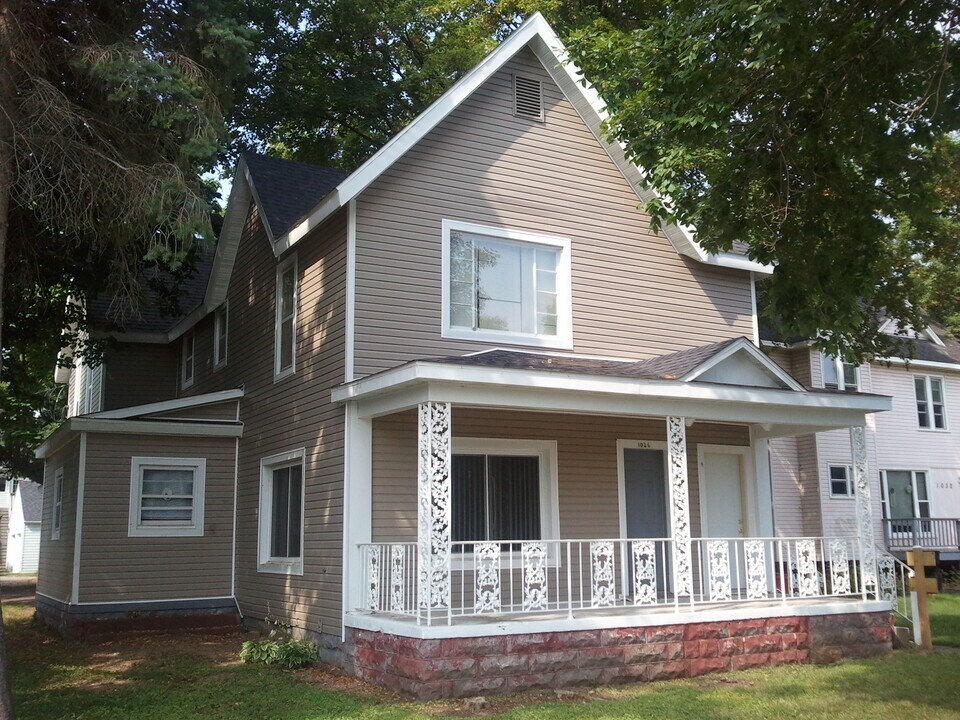1026 Oxford Ave, Unit 1.5 in Eau Claire, WI - Building Photo