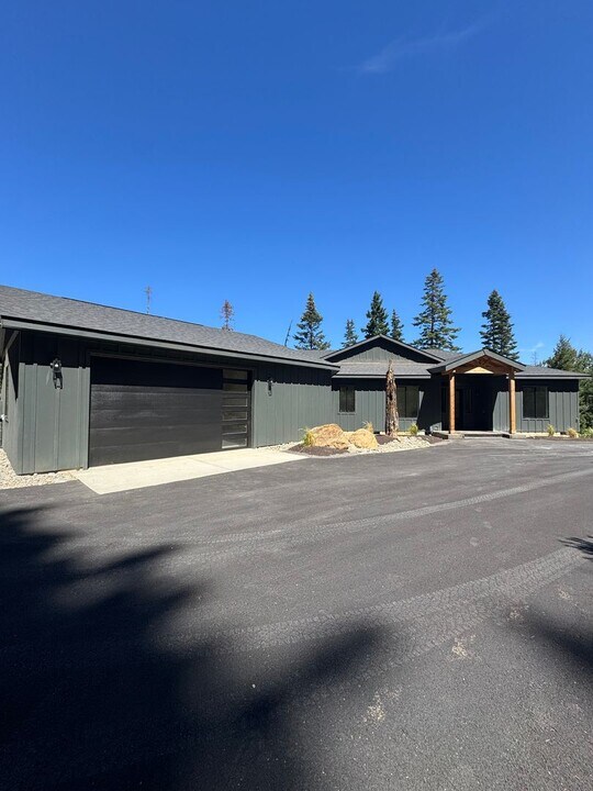 1450 Nelson Siding Rd in Cle Elum, WA - Building Photo