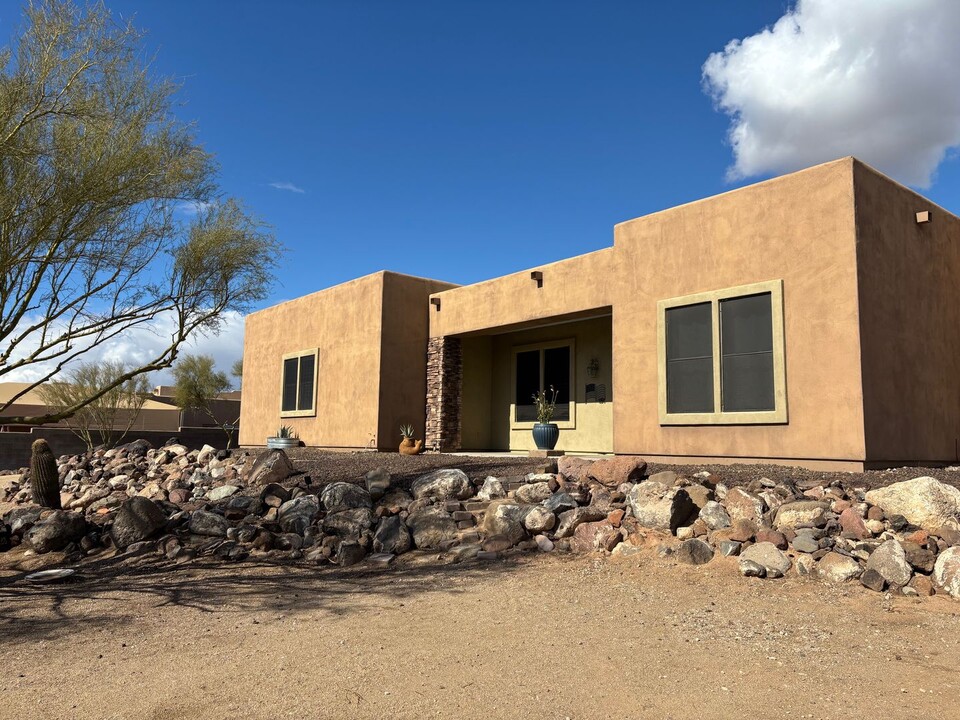 44509 N 12th St in New River, AZ - Building Photo