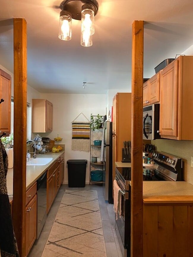 2656 Osborne Ave in South Lake Tahoe, CA - Building Photo - Building Photo