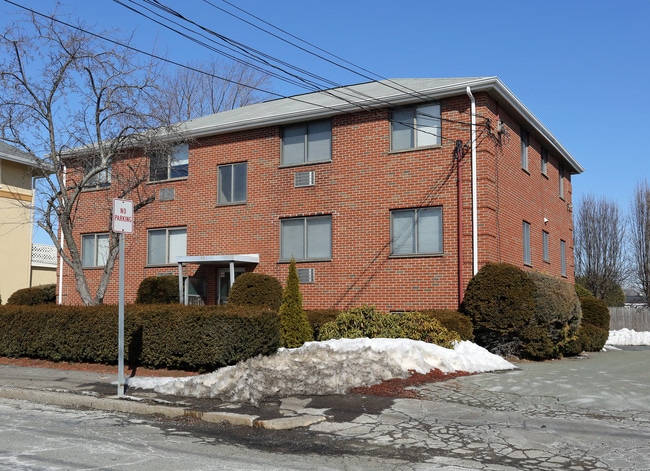95 Waltham St in Watertown, MA - Building Photo - Building Photo