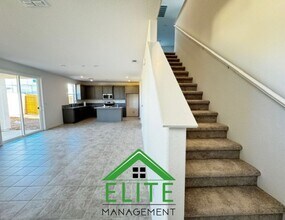 7655 Broadhead Wy in Sacramento, CA - Building Photo - Building Photo