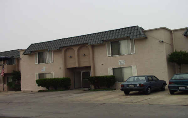 Laurel Manor in San Diego, CA - Foto de edificio - Building Photo