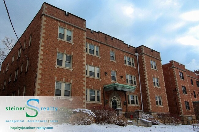 Abbey Woods Apartments in Mt. Lebanon, PA - Building Photo - Building Photo