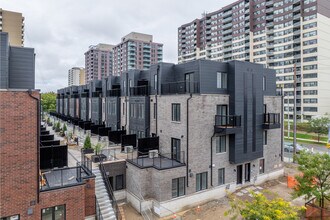 Huntingdale Towns in Toronto, ON - Building Photo - Building Photo