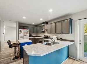 1340 NW Redwing Dr in Oak Harbor, WA - Building Photo - Building Photo