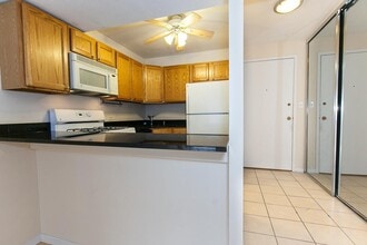 230 E Ontario St, Unit 2203 in Chicago, IL - Building Photo - Building Photo