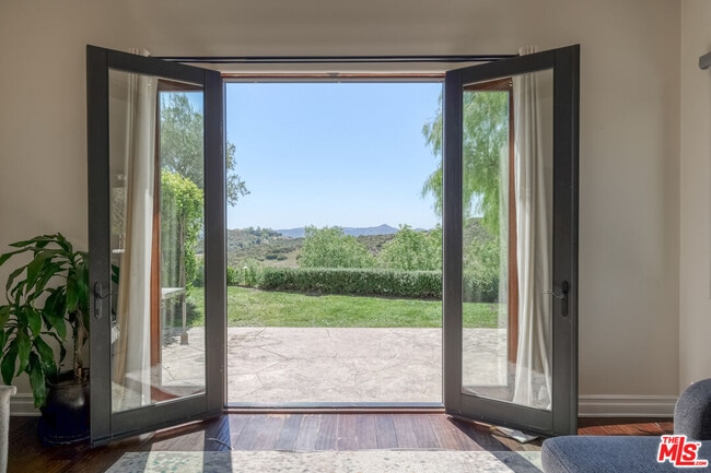 property at 0 Mulholland Hwy