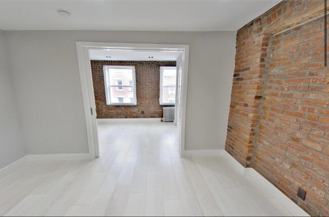100 Mulberry St in New York, NY - Building Photo - Building Photo