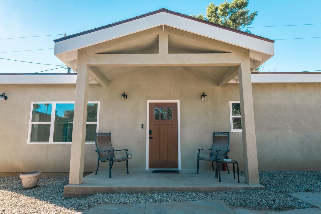 1507 Valencia Ave in Pasadena, CA - Building Photo