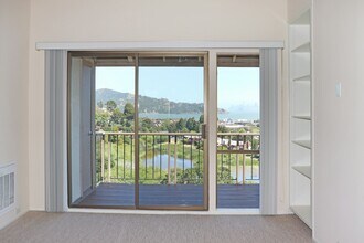 30 Harbor Oak Dr in Tiburon, CA - Building Photo - Building Photo