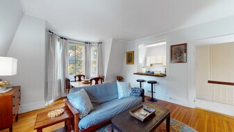 39 Cypress St, Unit 2 in Brookline, MA - Building Photo