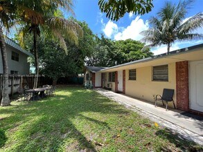 4841 SW 45th Ave in Fort Lauderdale, FL - Building Photo - Building Photo