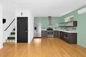 1807 25th Ave in Seattle, WA - Building Photo - Building Photo