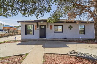 7740 Phoenix Ave in El Paso, TX - Building Photo