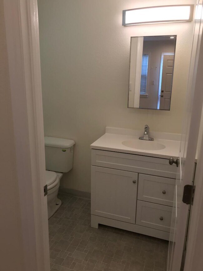 60 Paloma Ave in Pacifica, CA - Building Photo - Building Photo