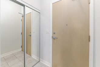 18 Holmes Ave in Toronto, ON - Building Photo - Building Photo