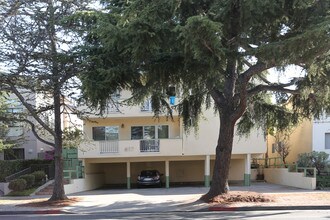 817 11th St in Santa Monica, CA - Building Photo - Building Photo