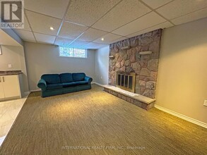 63 Centre St E in Richmond Hill, ON - Building Photo - Building Photo