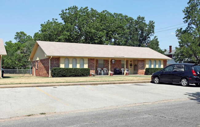 518-524 S 14th St in Chickasha, OK - Building Photo - Building Photo