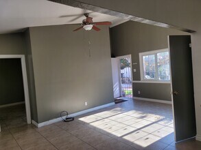 962 S Woods Ave in Los Angeles, CA - Building Photo - Building Photo