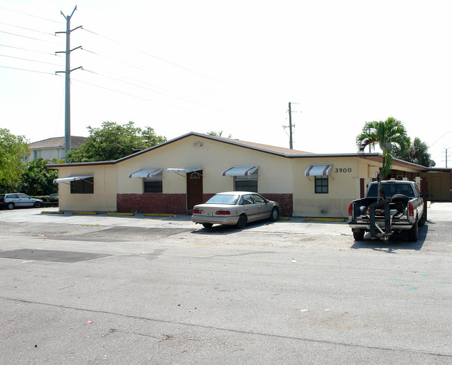 3900-3910 SW 51st St in Fort Lauderdale, FL - Building Photo - Building Photo