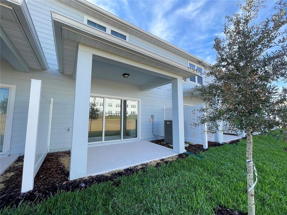 2815 Stunning Ave in Davenport, FL - Building Photo