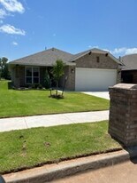 12024 SW 10th St in Yukon, OK - Building Photo