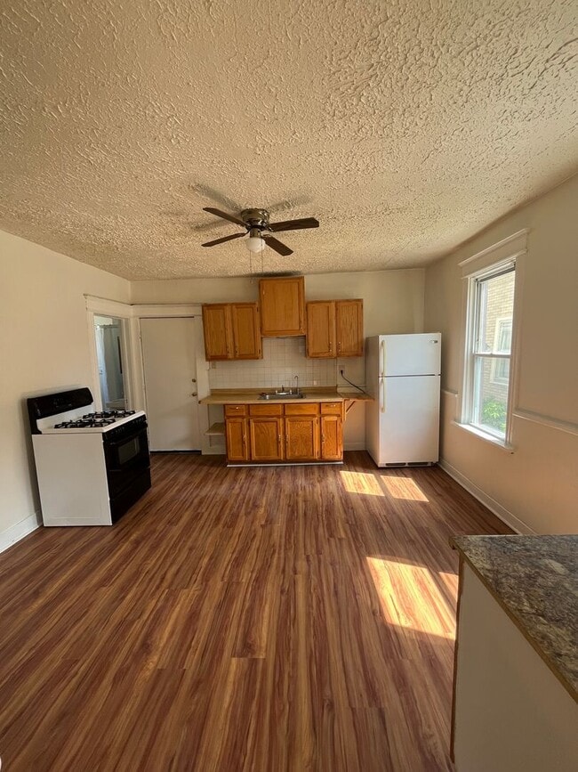 property at 1818 N Pulaski St