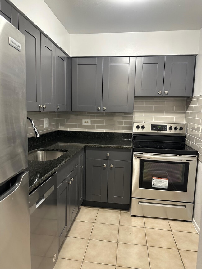 property at 3825 N Pine Grove Ave