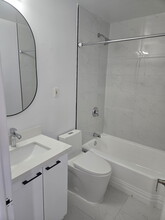 1911 Bayview Ave in Toronto, ON - Building Photo - Building Photo