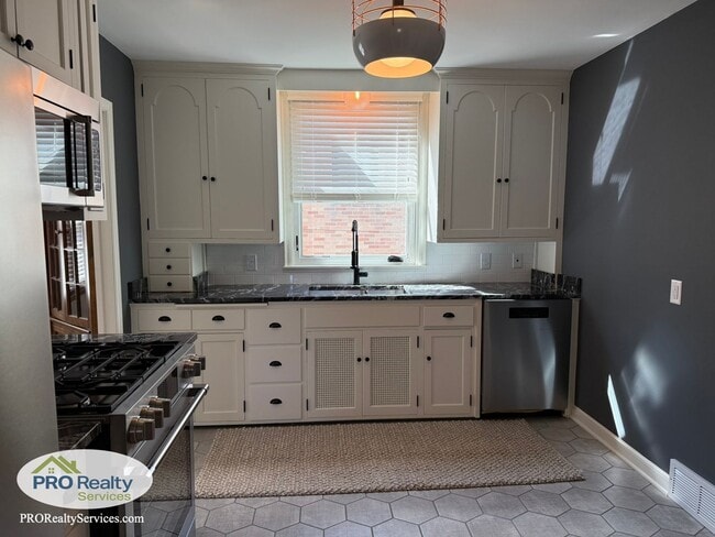 4332 York Ave S in Minneapolis, MN - Building Photo - Building Photo