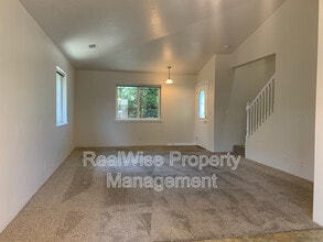 1675 George Tweed Blvd in Grants Pass, OR - Building Photo - Building Photo
