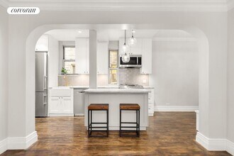 210-218 W 19th St in New York, NY - Building Photo - Building Photo