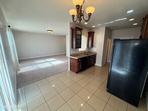 7116 W Mead Ave in Yakima, WA - Building Photo - Building Photo