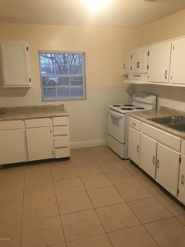 811 New York Ave in Lynn Haven, FL - Building Photo - Building Photo