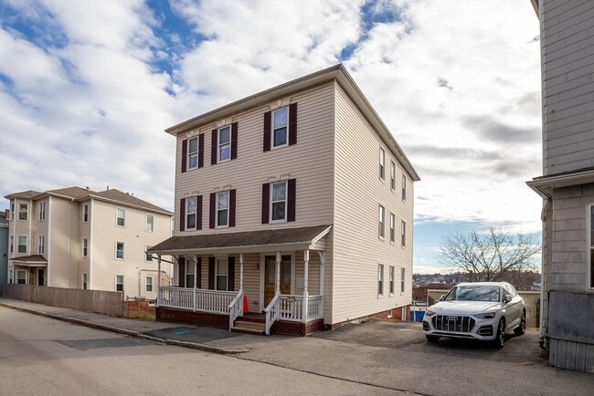 18 Gage St in Worcester, MA - Building Photo - Building Photo