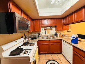 539 Grimsby Ave in Henderson, NV - Foto de edificio - Building Photo