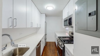 EAST 63 STREET in New York, NY - Building Photo - Building Photo