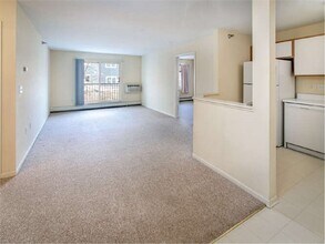 16955 Toronto Ave SE, Unit 308 in Prior Lake, MN - Foto de edificio - Building Photo