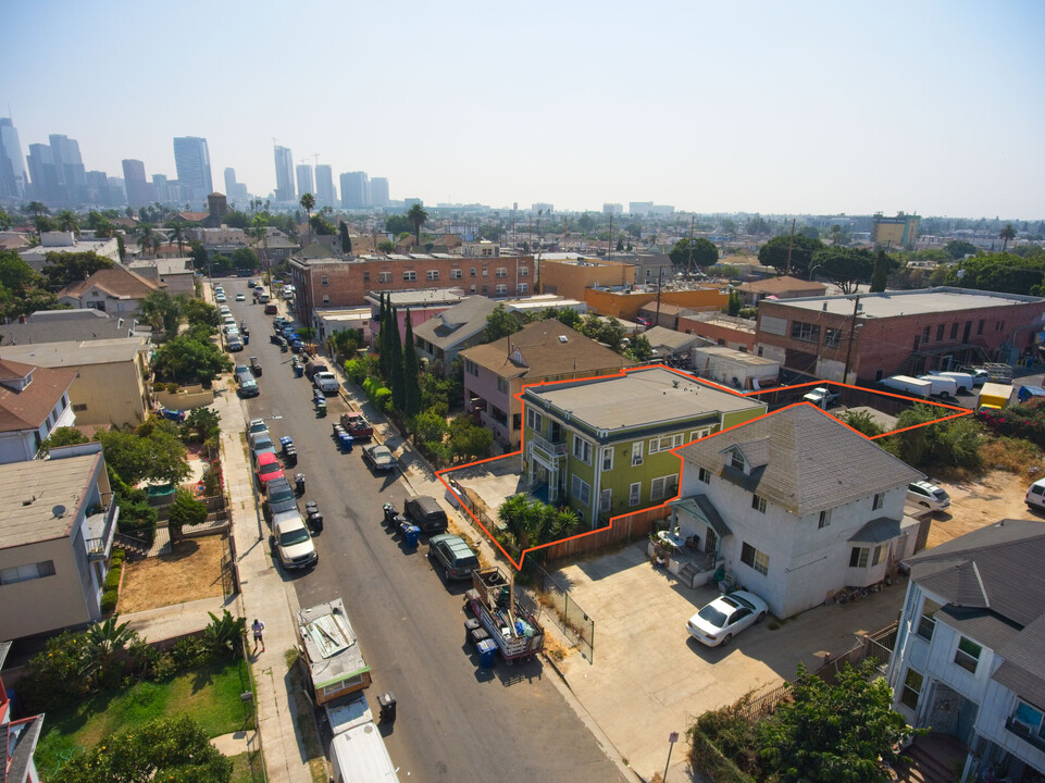 2254 W 15th St in Los Angeles, CA - Building Photo