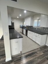 9007 Monogram Ave in North Hills, CA - Building Photo - Building Photo