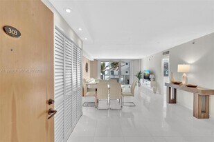 9195 Collins Ave in Surfside, FL - Building Photo