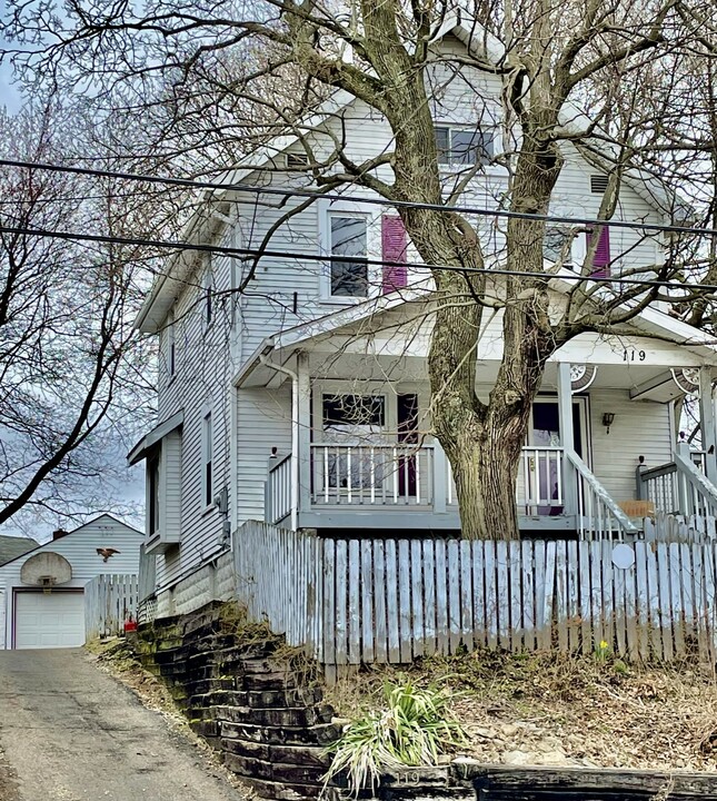 119 Morgan St in Barberton, OH - Building Photo