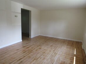 54 Golden Hill Ave in Goshen, NY - Building Photo - Building Photo